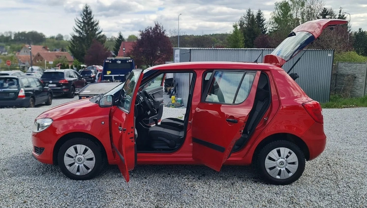 Skoda Fabia cena 14900 przebieg: 164000, rok produkcji 2010 z Olszyna małe 352